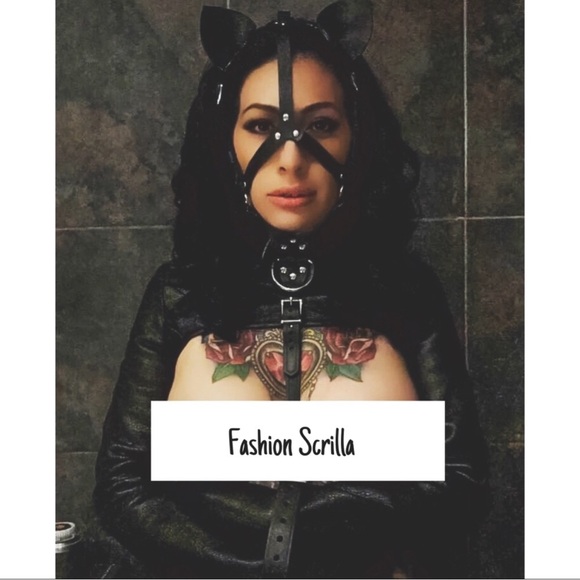 Leather StraightJacket - Picture 7 of 8